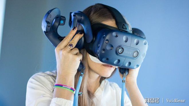 用VR看球赛你可能再也不想看传统电视直播了！(图1)