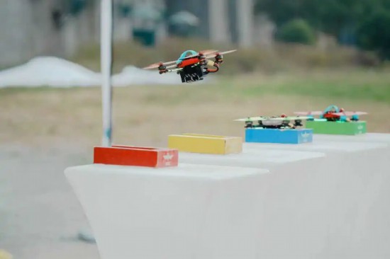 熊猫体育无人机竞速世界杯中国首秀一起见证“空中F1”(图2)