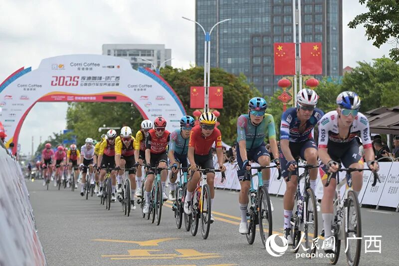 熊猫体育官方网站赛事经济“骑”遇广西点燃“山水经济”(图1)