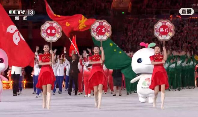 最岭南最带感！全运开幕小蛮腰、维港、大三巴同框机器人奏响千年青铜句鑃(图4)