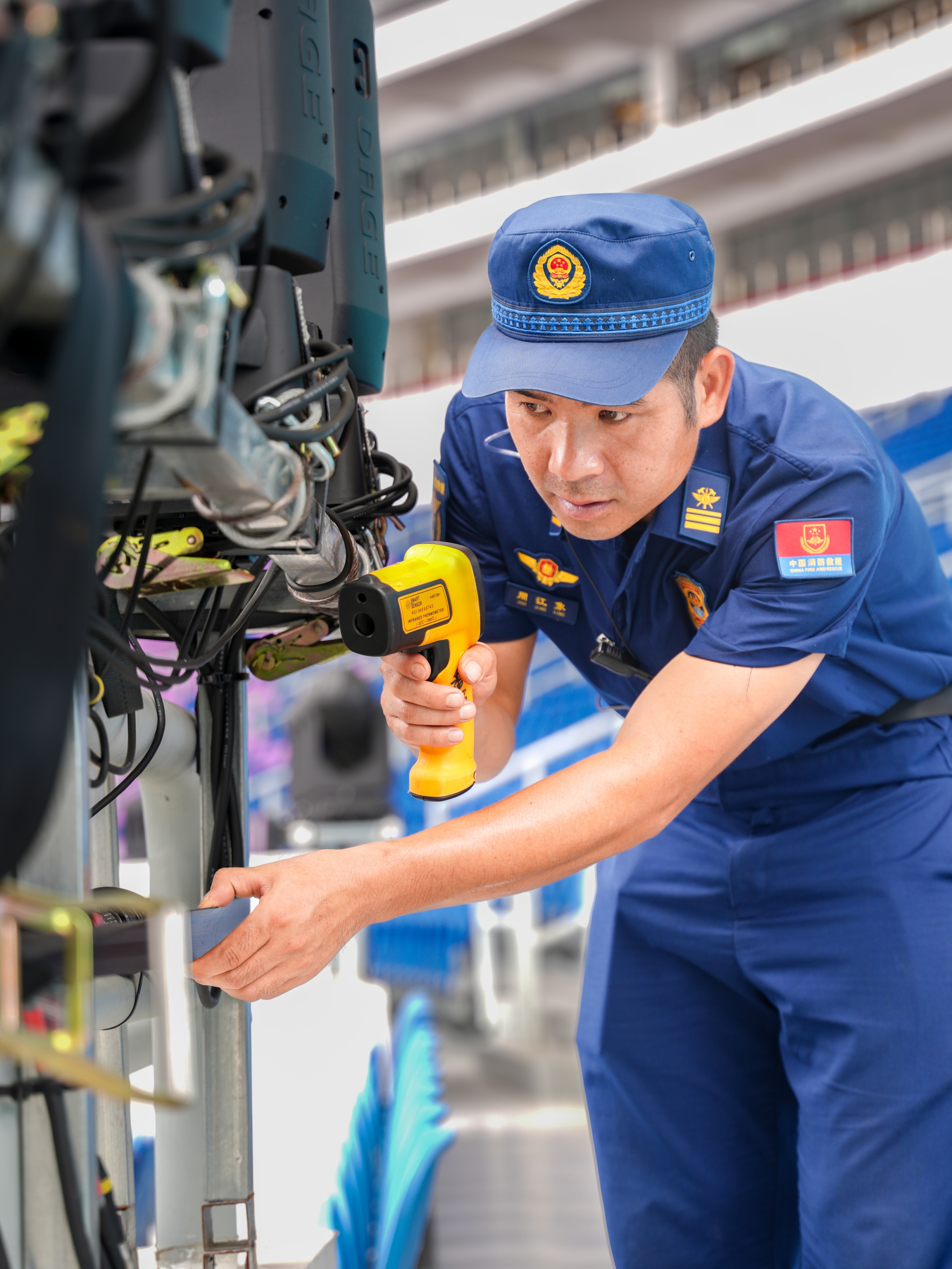 熊猫体育赛事合作第十五届全运会幕后“守护者”：以匠心铸盛会以坚守护荣光(图5)