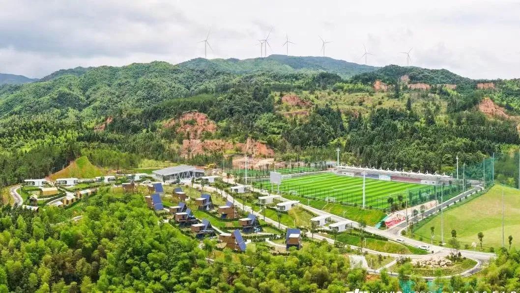 足球撬动城乡共兴(图2)