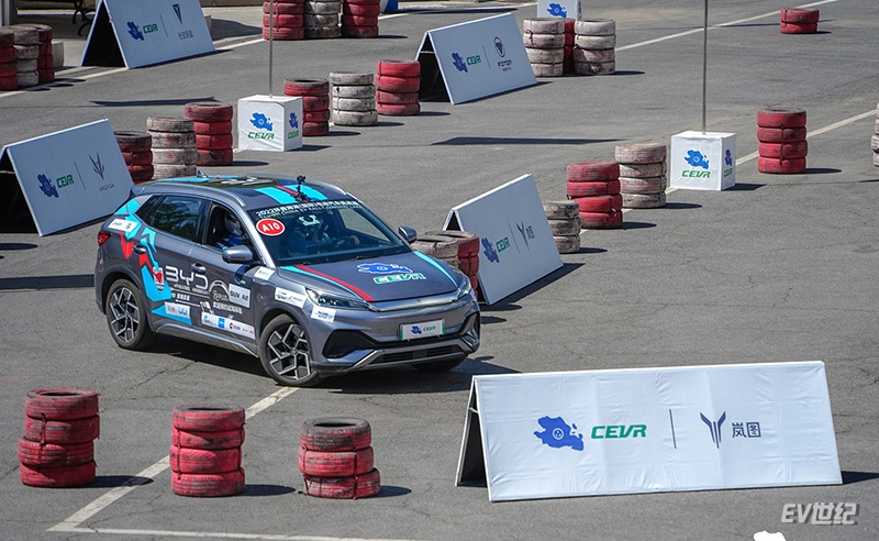 CEVR场地竞速赛紧张刺激量产车参赛展现极致性能(图10)