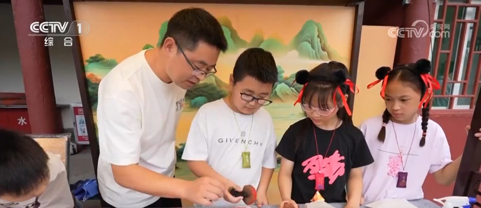 “传统文化+沉浸体验”点燃假日热情多元化文旅场景激发消费热潮(图2)