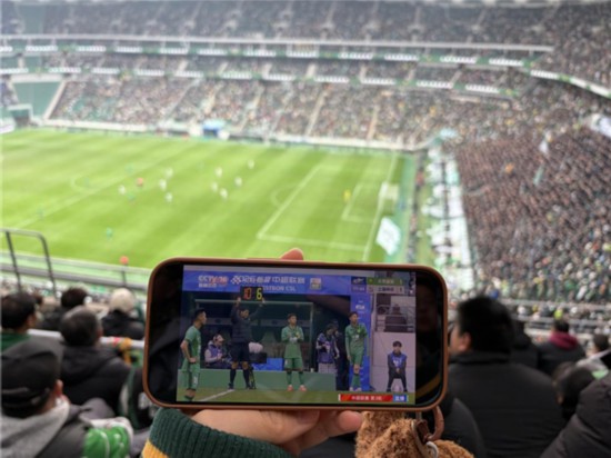 中超“京沪大战”上演中国联通5G-A护航数万球迷畅快观赛(图3)