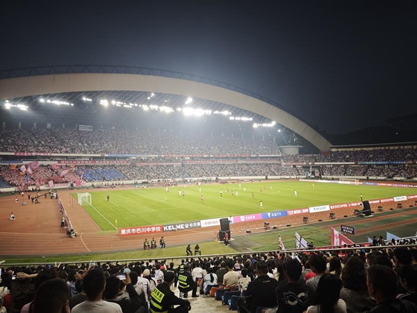 熊猫体育赛事合作中国移动重庆公司5G-A网络为“渝超”冠军赛提供流畅观赛体验(图1)